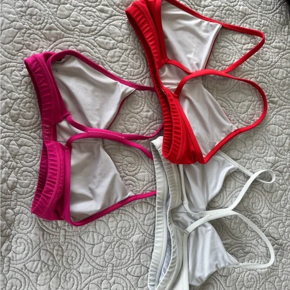 Fleo Bundle Lot 3 Reinette Sports Bras in Hot Pink, Red, & White Large - Picture 2 of 4